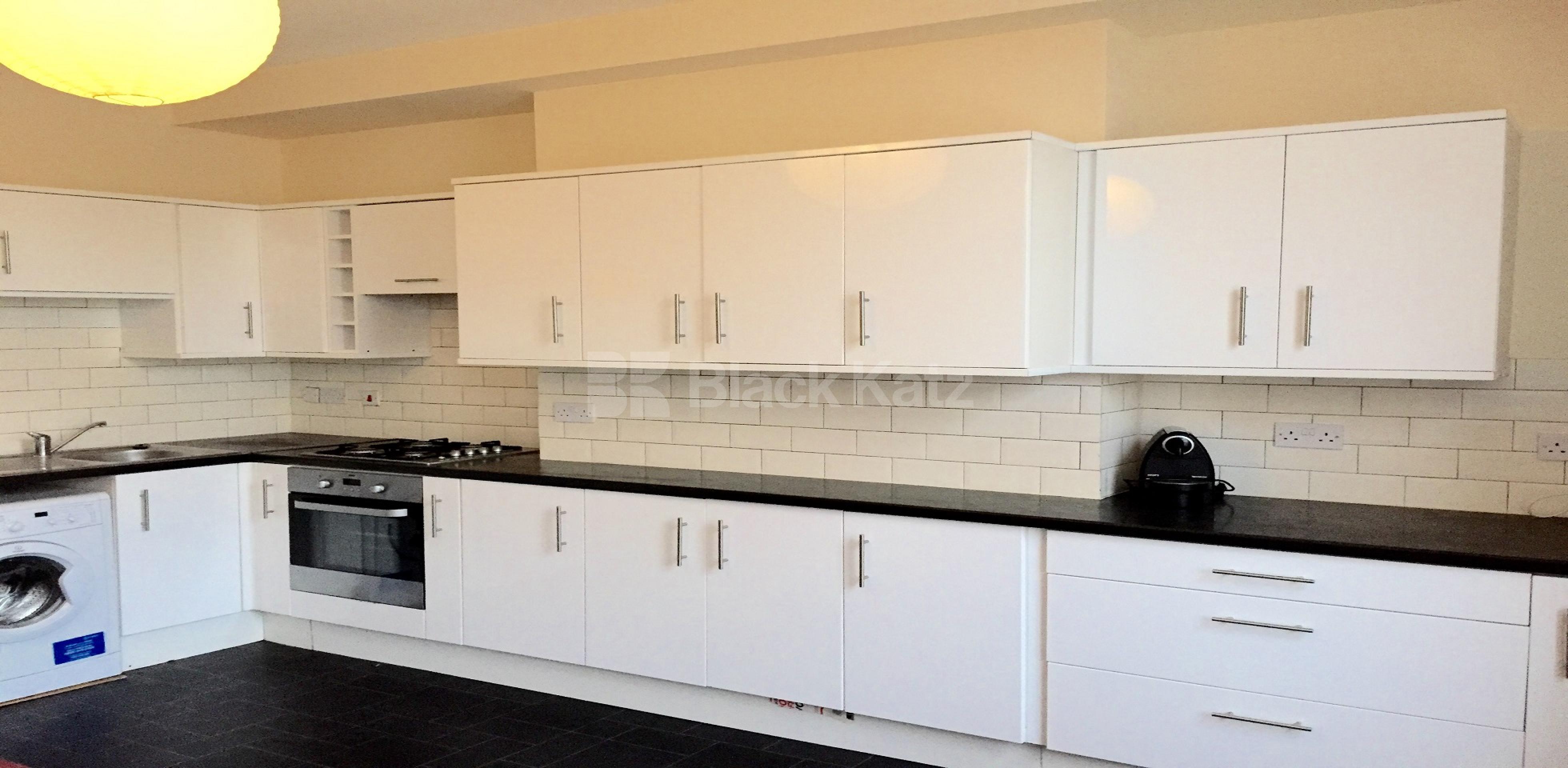 			NEW INSTRUCTION , 2 Bedroom, 1 bath, 1 reception Apartment			 Battersea Rise, Clapham Junction SW11